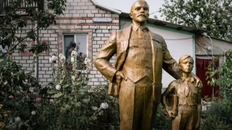 與俄羅斯總統普京相比，人們更願意把列寧的雕像擺放在突出的位置。